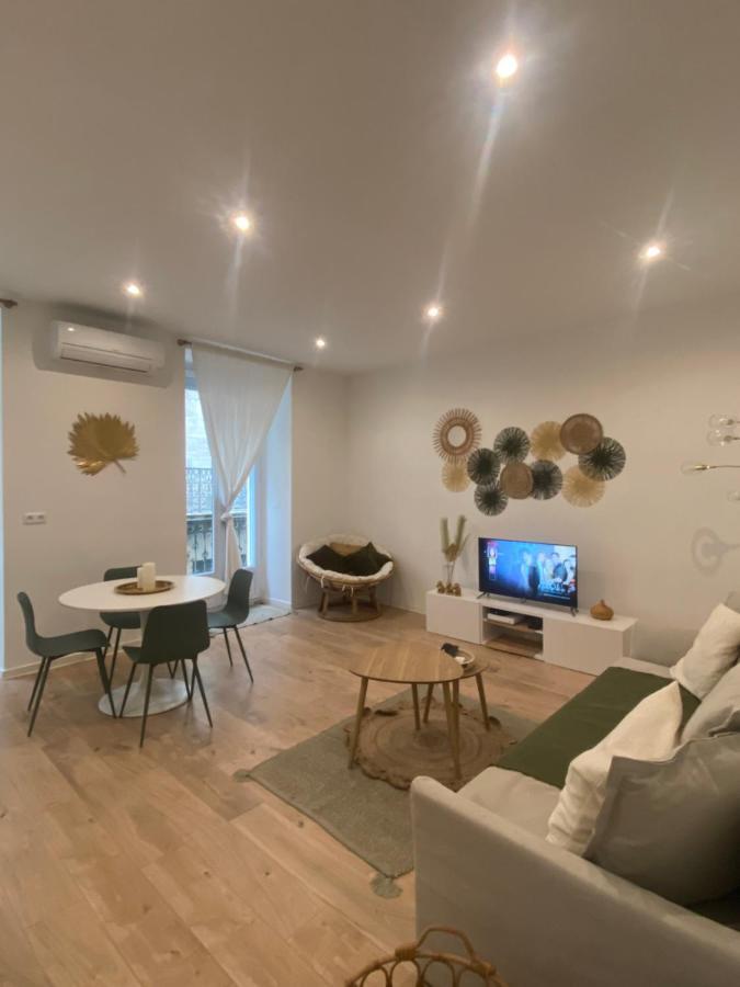 Le Casimir - Superbe T3 En Plein Centre Ville Renove Avec Gout - Wifi Béziers Eksteriør bilde